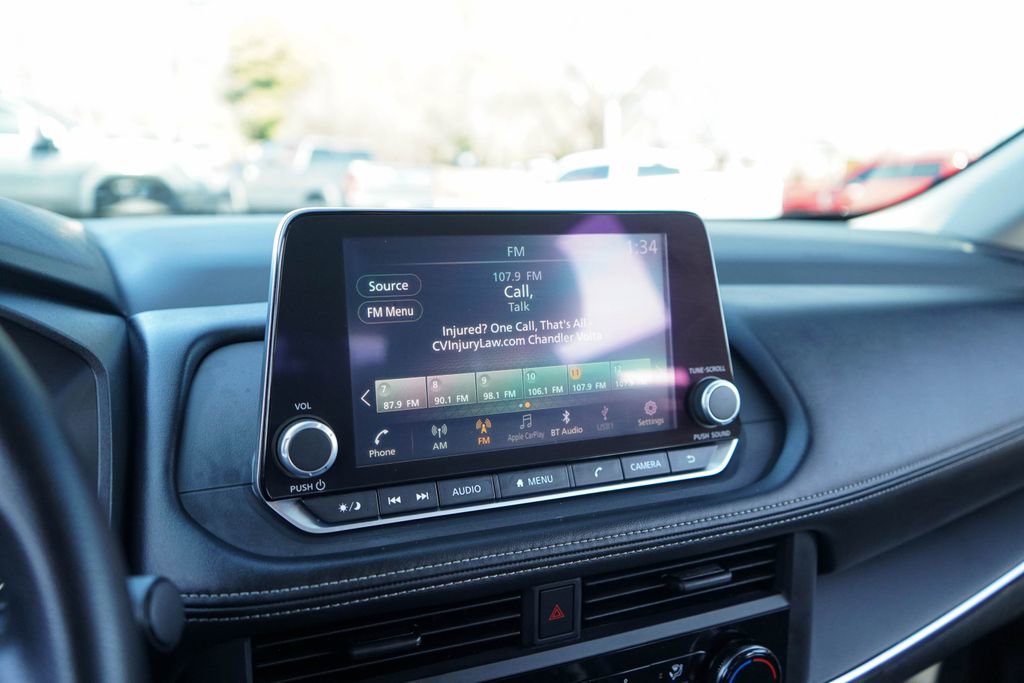 Used 2025 Nissan Rogue S image 19