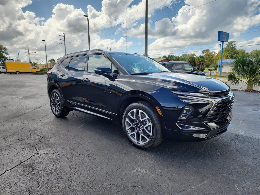 New 2025 Chevrolet Blazer RS w/ Driver Confidence II Package AWD/4WD image 2
