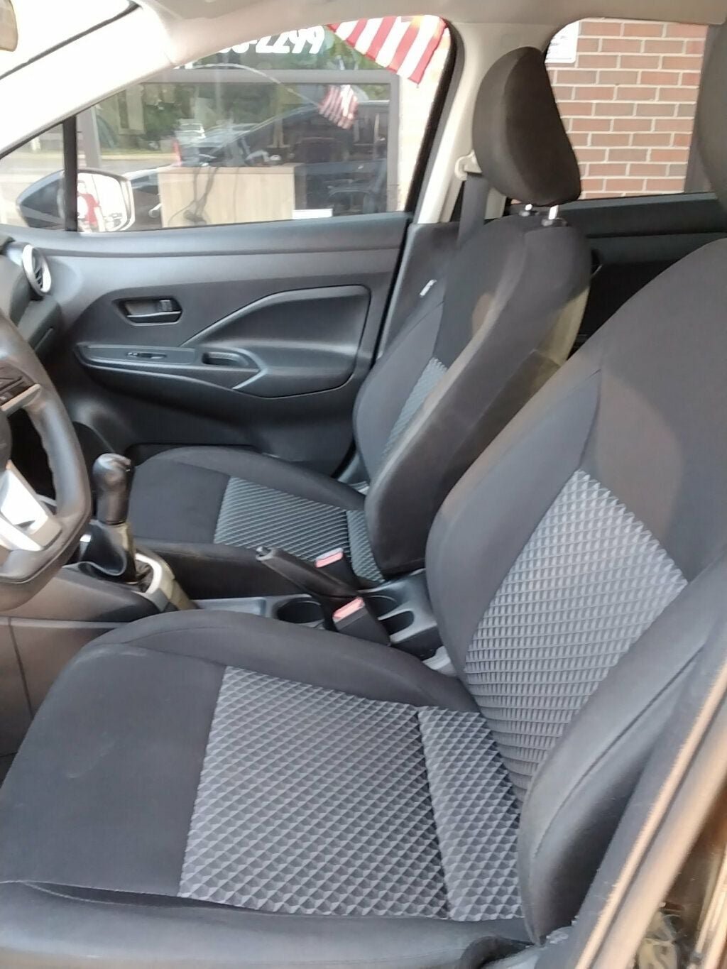 Used 2021 Nissan Versa S FWD image 7