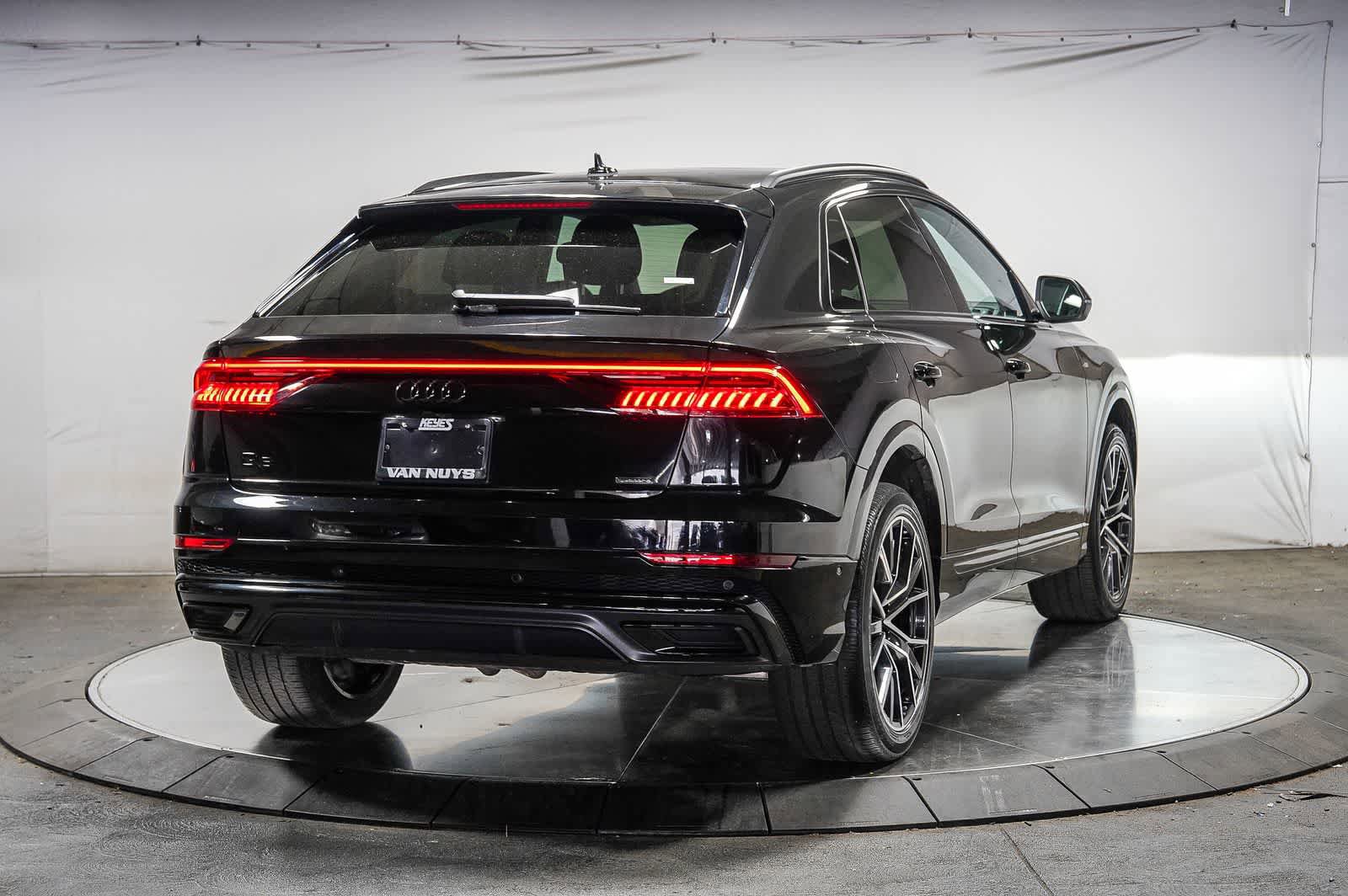 Used 2023 Audi Q8 Premium Plus AWD/4WD image 4