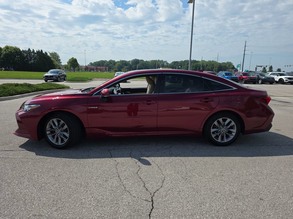 Used 2019 Toyota Avalon XLE w/ Moonroof Package FWD image 4