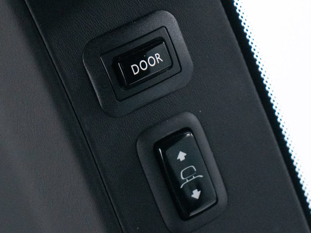 Certified 2026 Rolls-Royce Cullinan Black Badge AWD/4WD image 31
