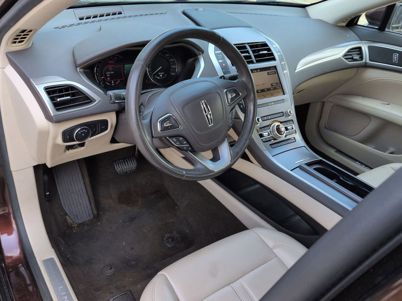 Used 2019 Lincoln MKZ Premiere FWD image 9
