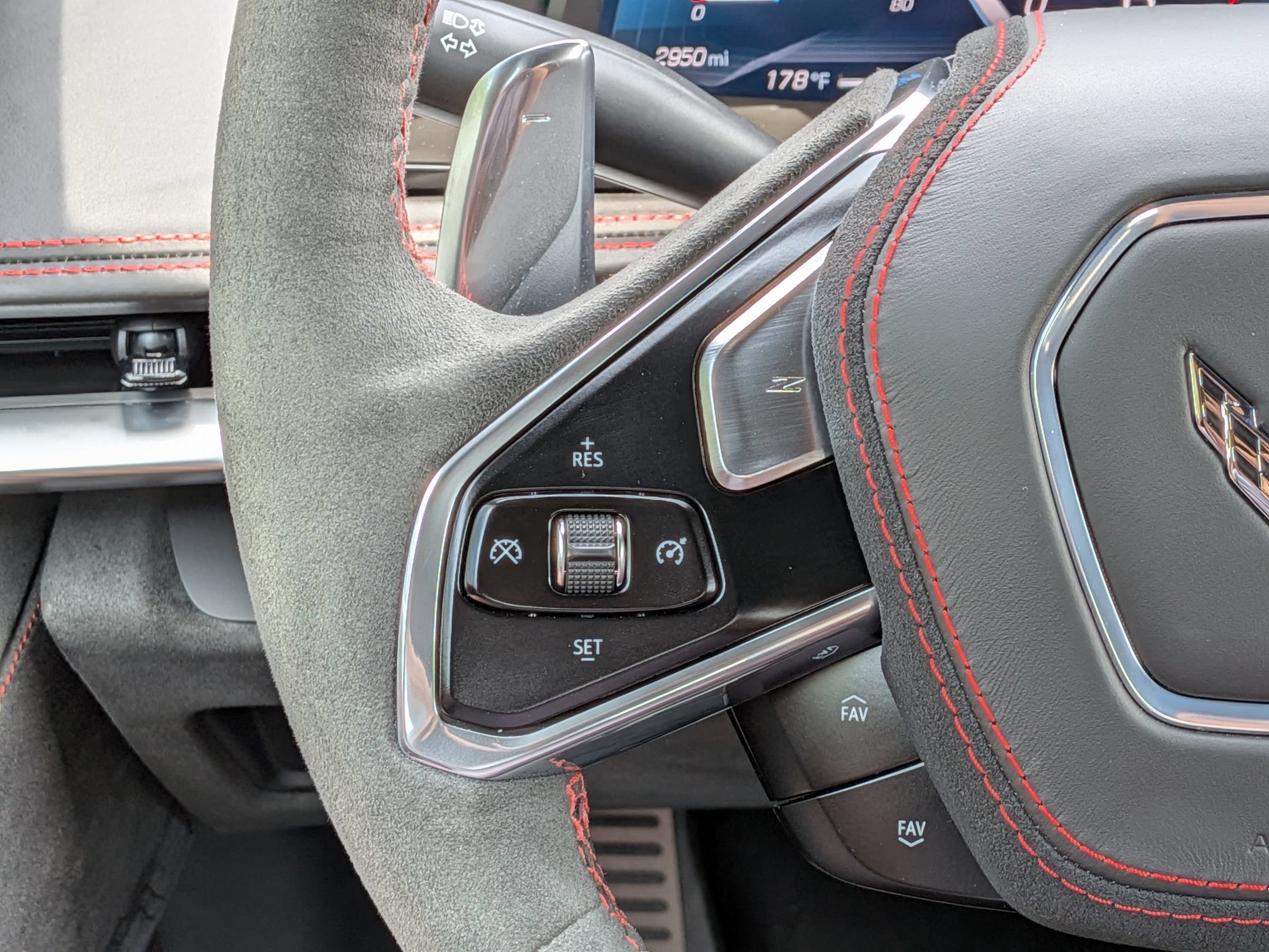 Used 2021 Chevrolet Corvette Stingray Premium Cpe w/ Z51 Performance Package RWD image 9
