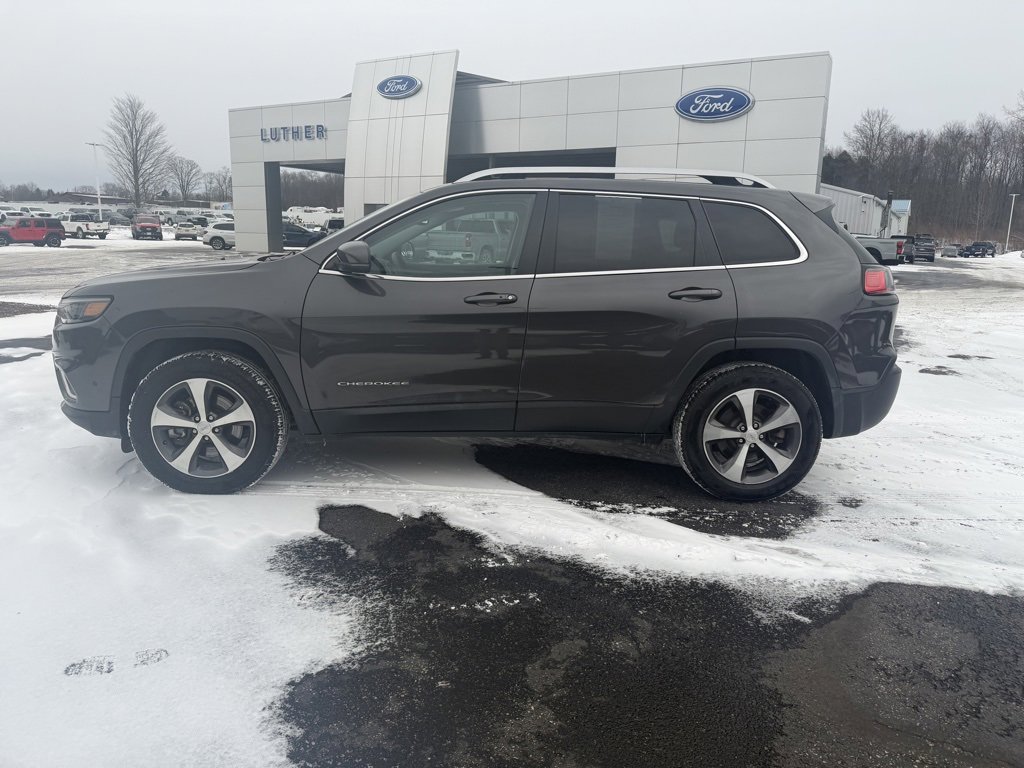 Used 2021 Jeep Cherokee Limited image 2