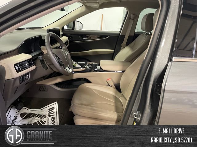 Used 2023 Lincoln Nautilus Reserve w/ Equipment Group 201A image 9