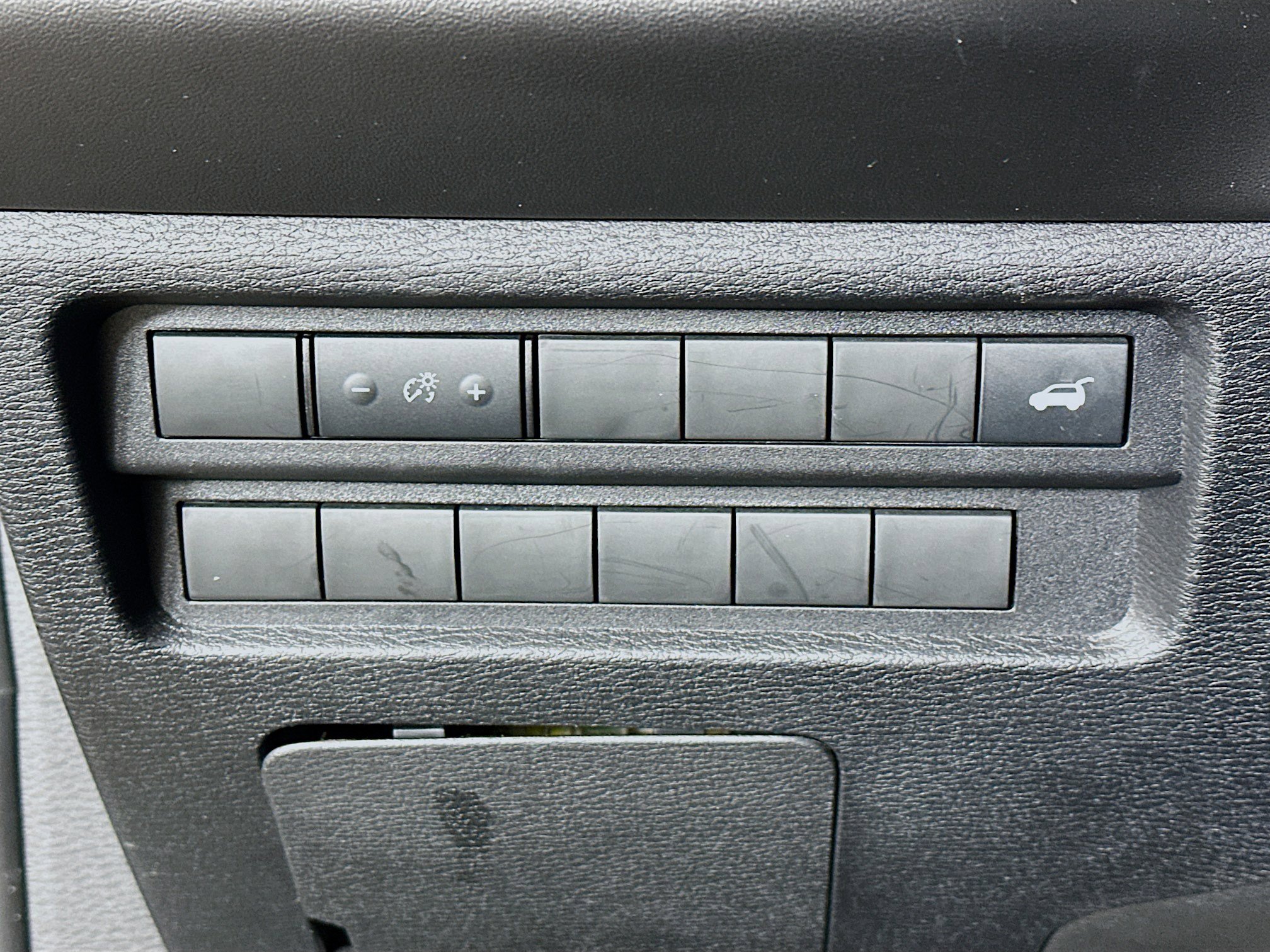 Used 2024 Mitsubishi Outlander SE image 17