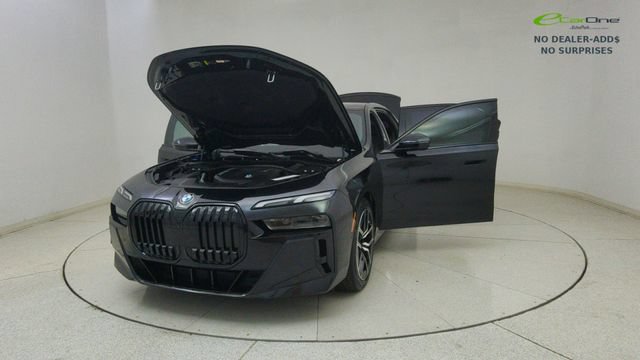 Used 2023 BMW 740i w/ Parking Assistance Package RWD image 72