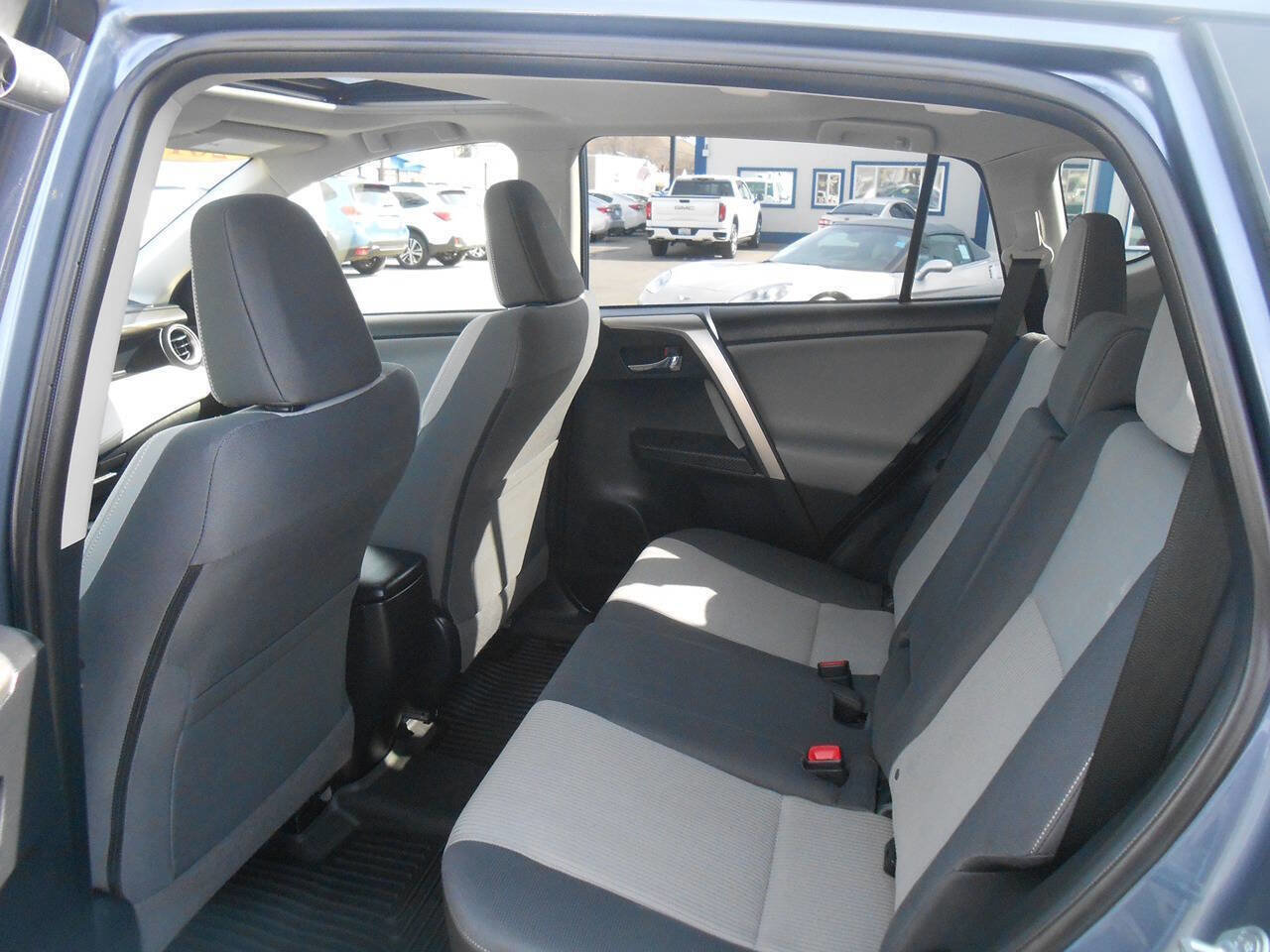 Used 2014 Toyota RAV4 XLE AWD/4WD image 11