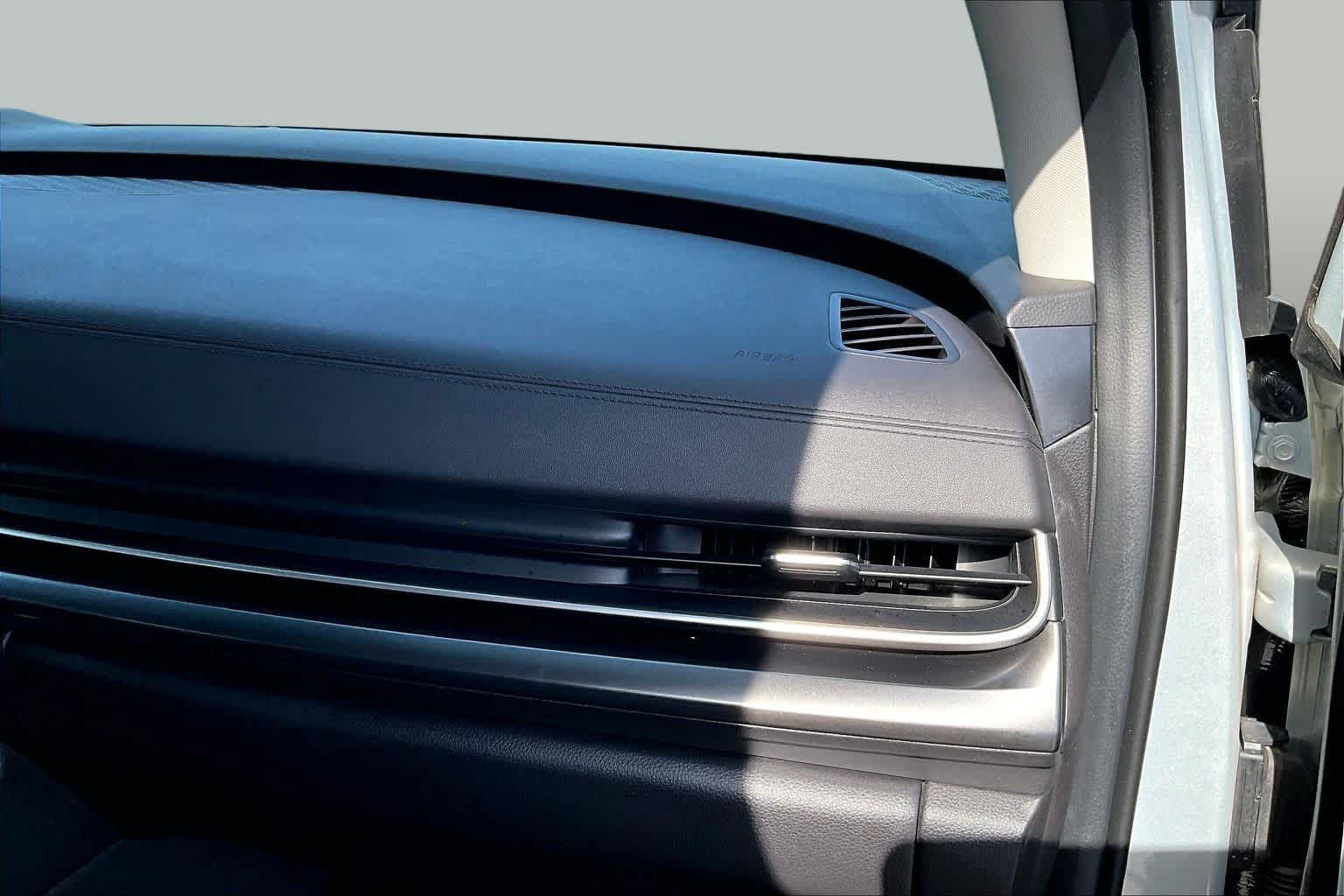 Certified 2025 Kia Carnival SX Prestige FWD image 19