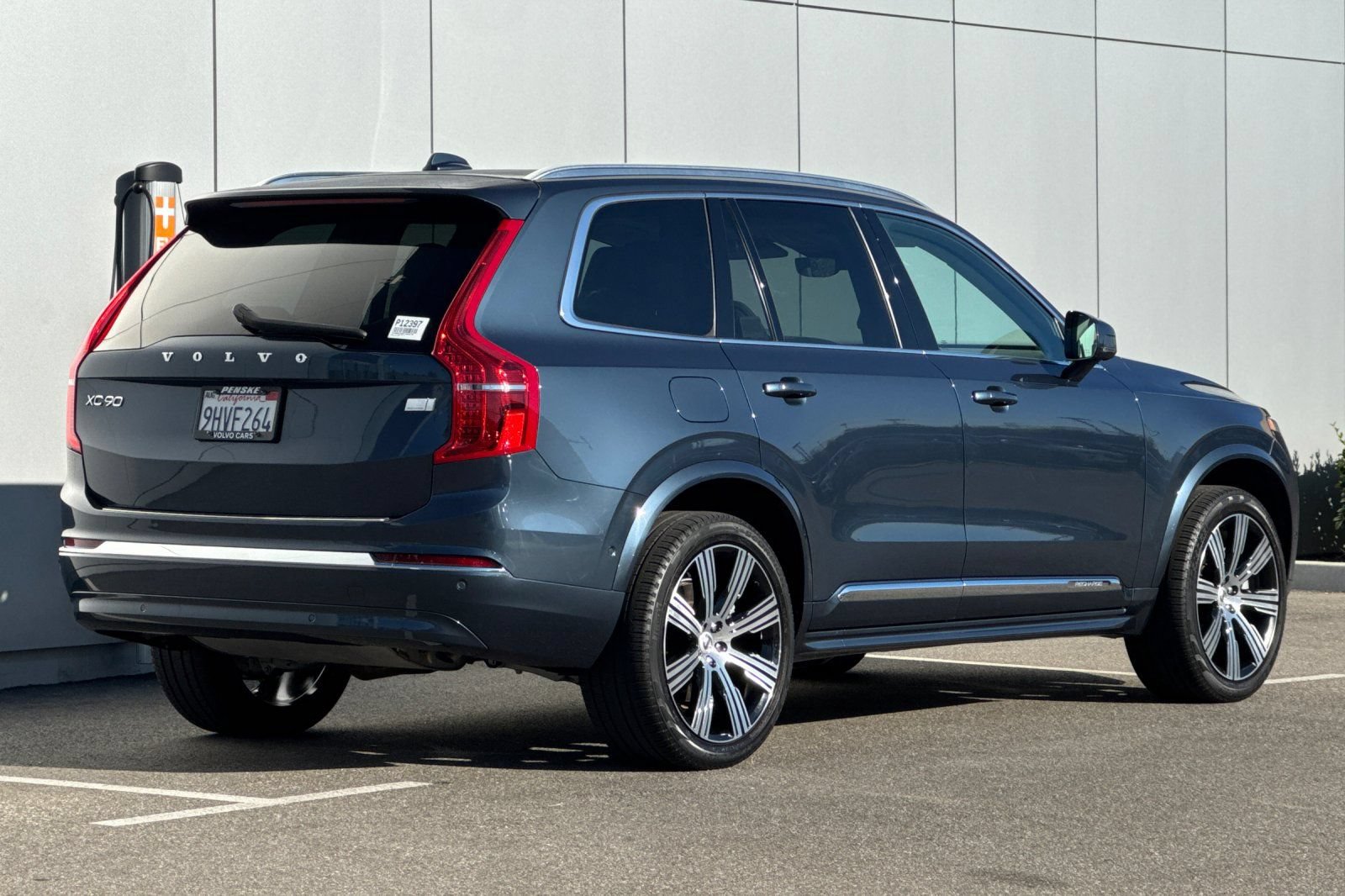Used 2023 Volvo XC90 T8 Plus w/ Protection Package Premier AWD/4WD image 5
