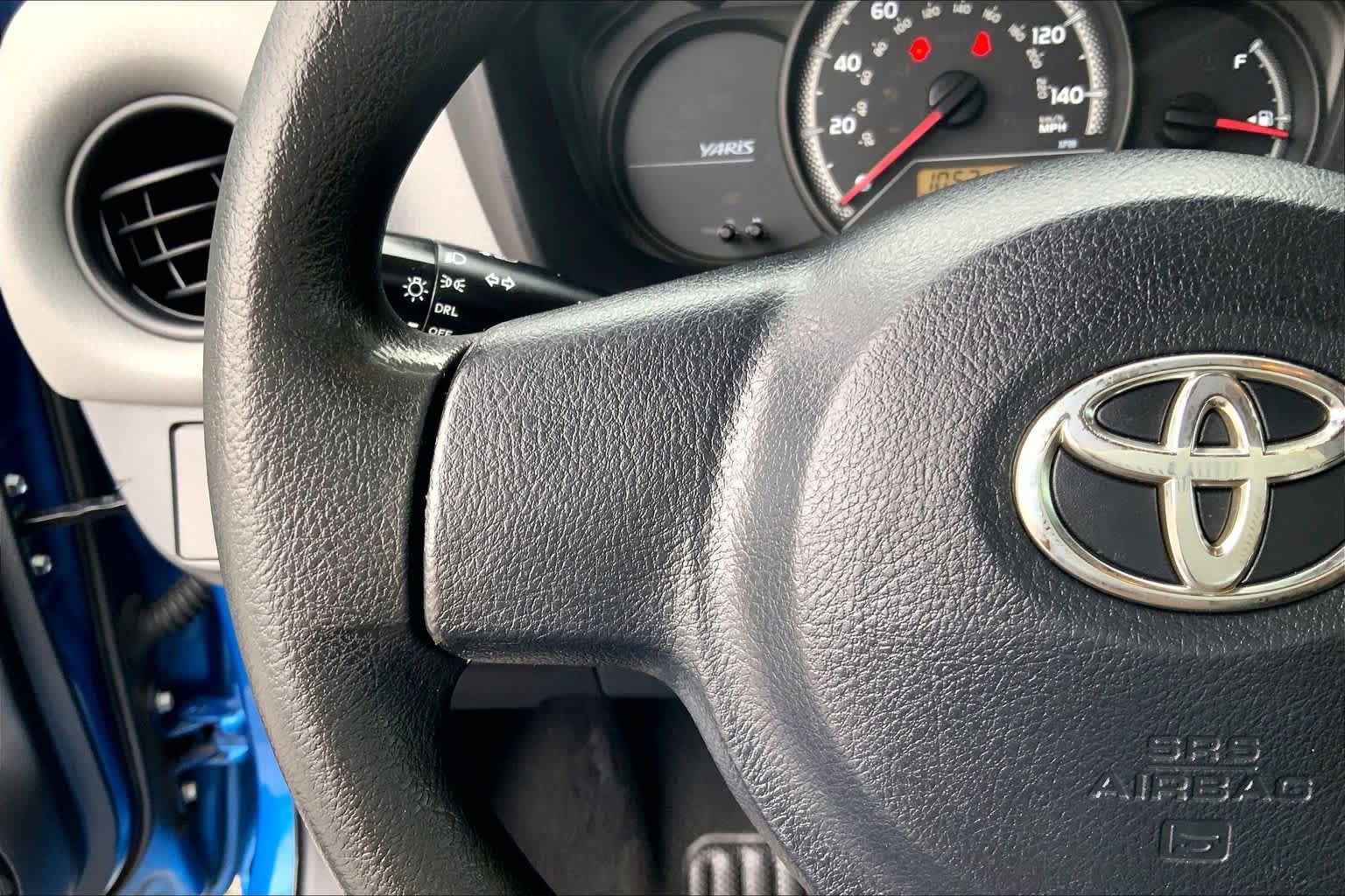 Used 2015 Toyota Yaris L image 20