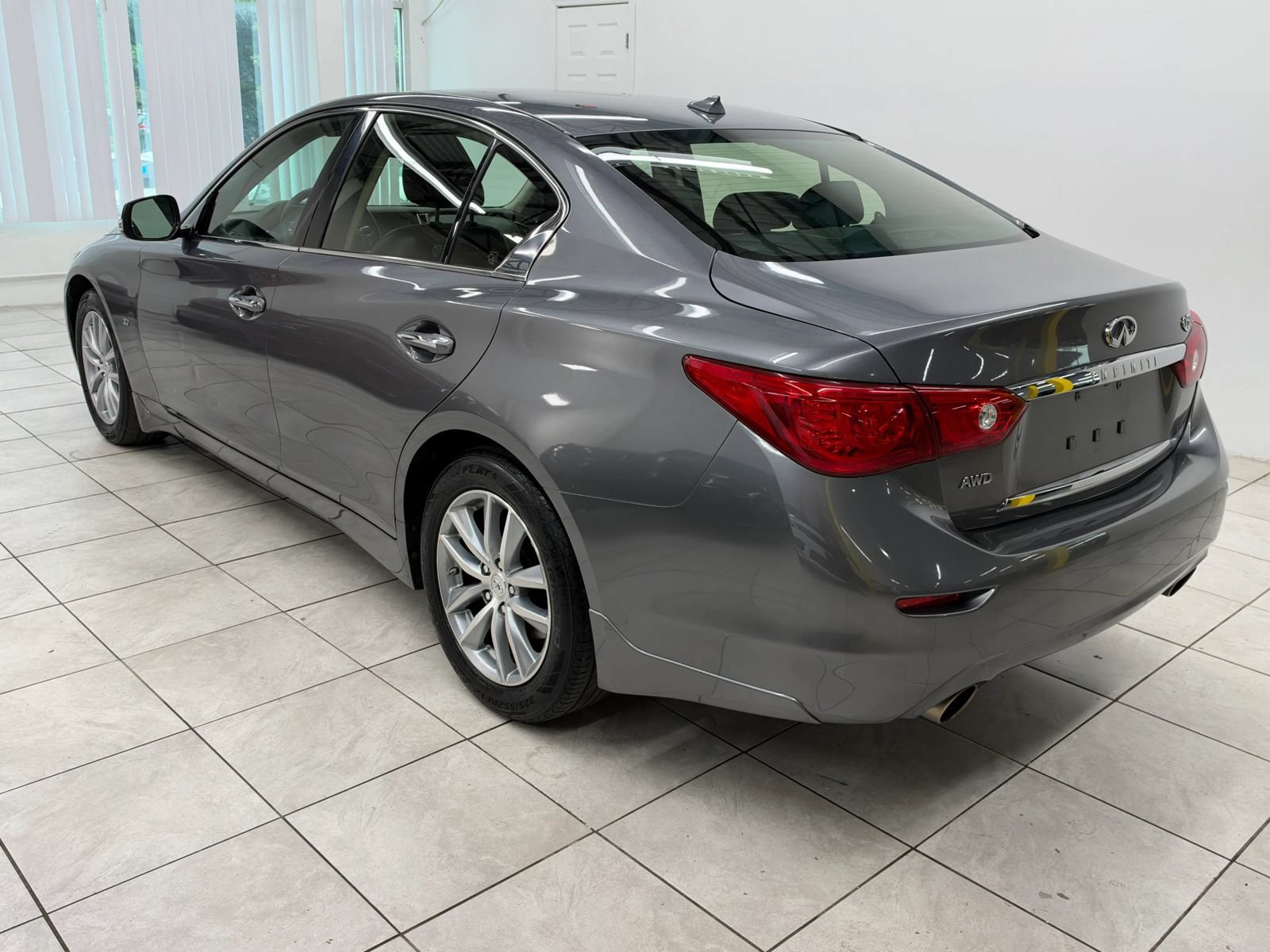 Used 2015 INFINITI Q50 Premium w/ Navigation Package AWD/4WD image 7