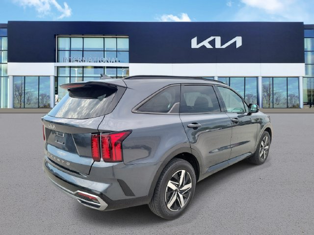 Certified 2022 Kia Sorento S w/ Panoramic Sunroof Package FWD image 4