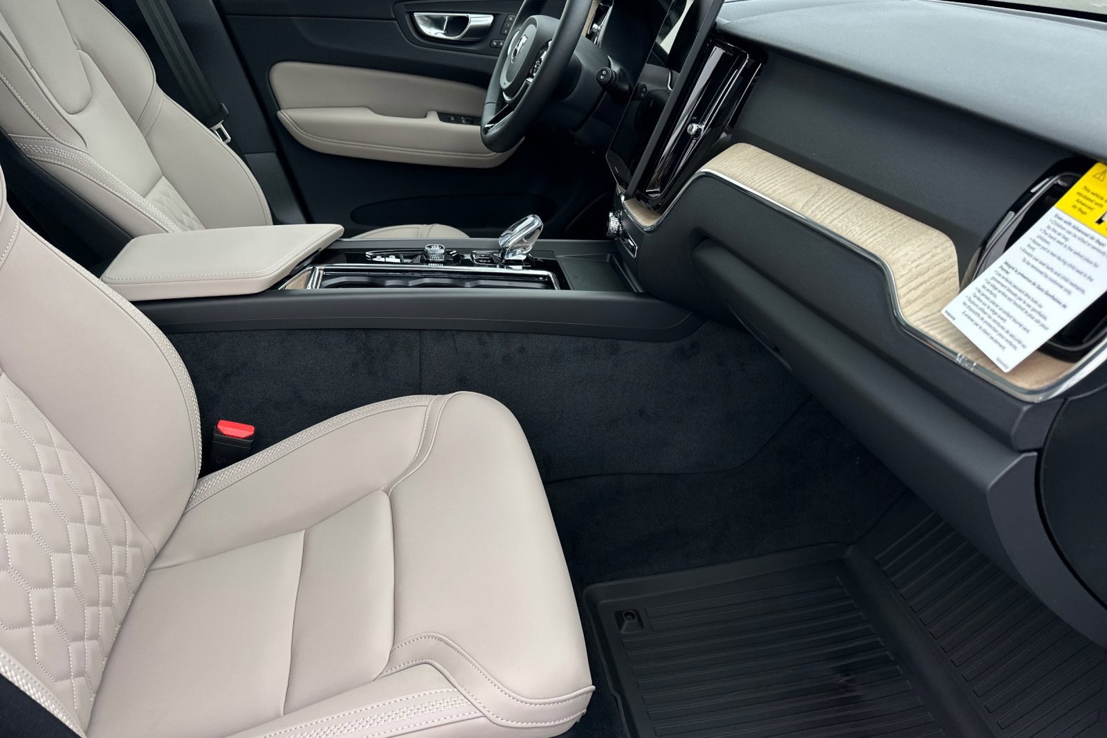 New 2026 Volvo XC60 B5 Plus w/ Protection Package Premier image 15