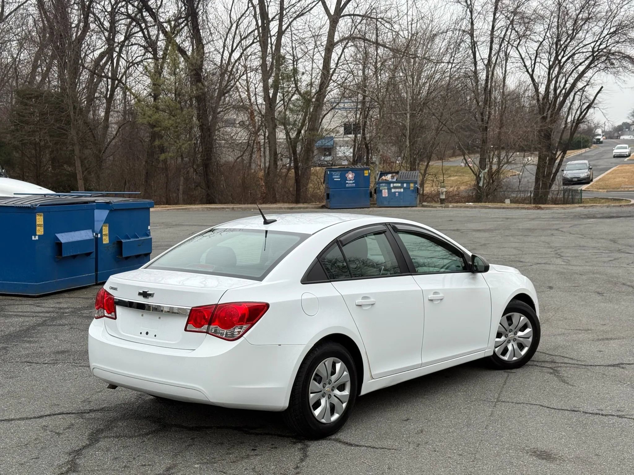 Used 2013 Chevrolet Cruze LS image 4