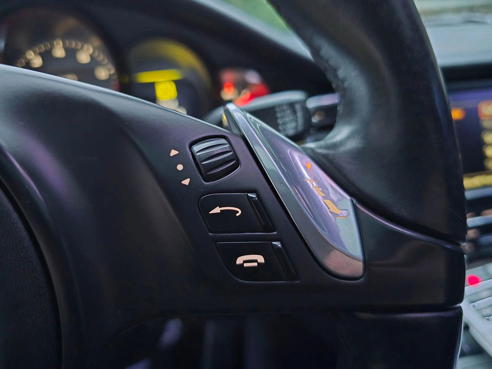 Used 2012 Porsche Panamera S image 29