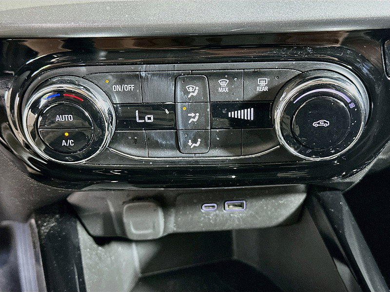 Used 2025 Chevrolet Trax LT FWD image 15