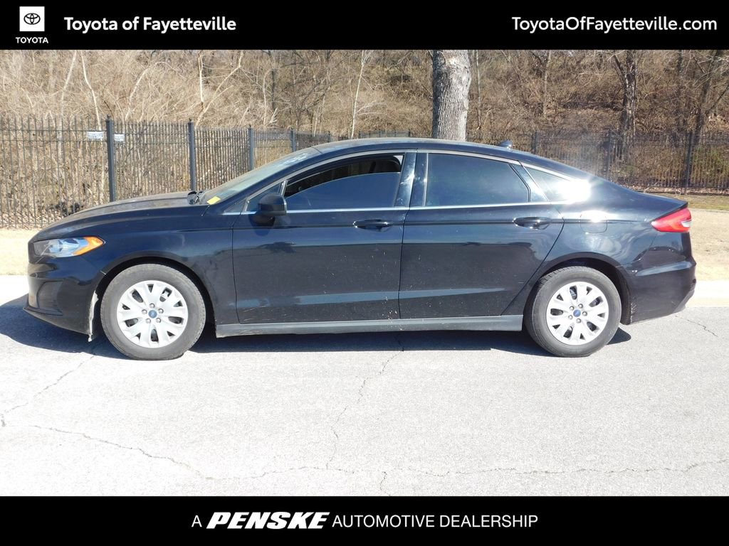 Used 2020 Ford Fusion S image 2