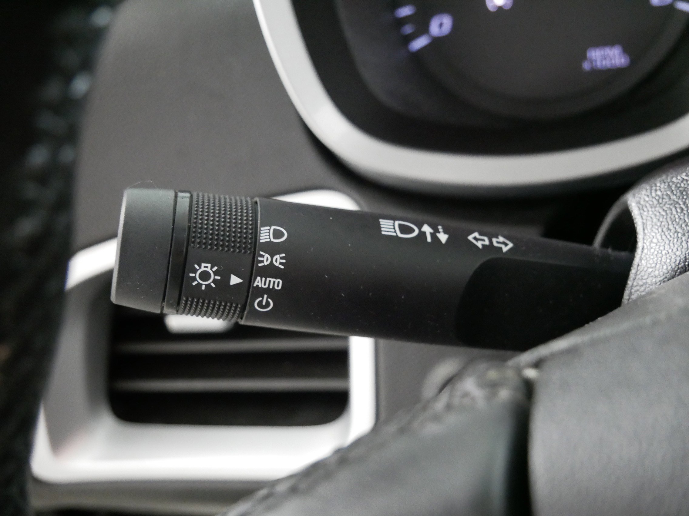 Used 2017 Chevrolet Equinox LT w/ Convenience Package AWD/4WD image 32