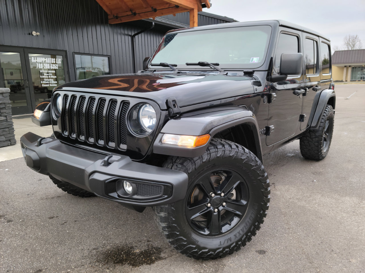 Used 2021 Jeep Wrangler Unlimited Sahara image 1