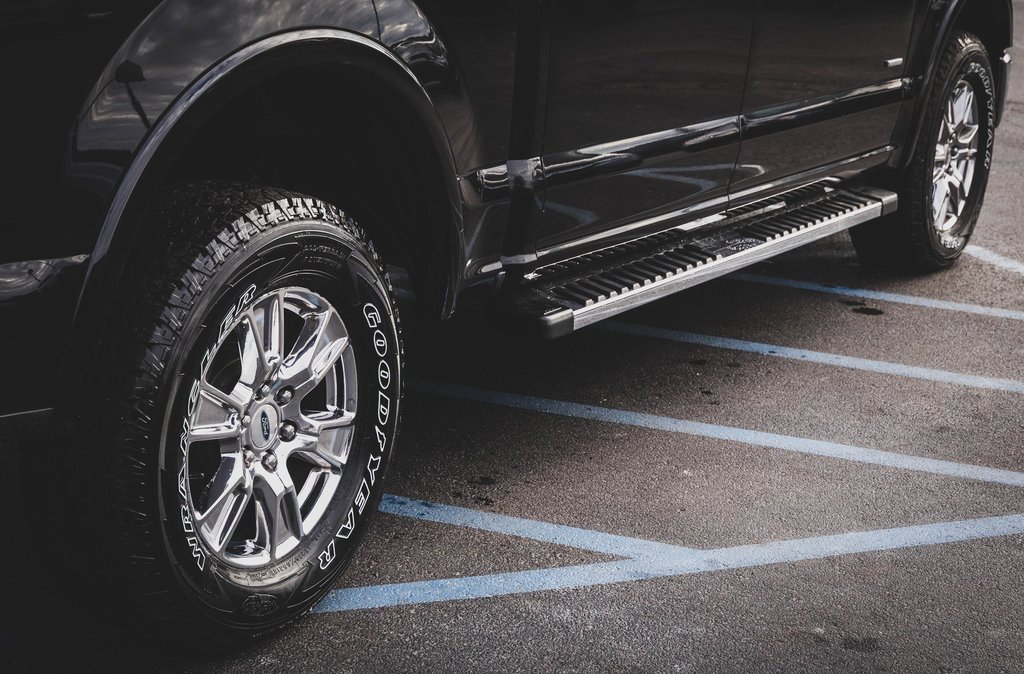 Used 2017 Ford F150 Lariat image 34