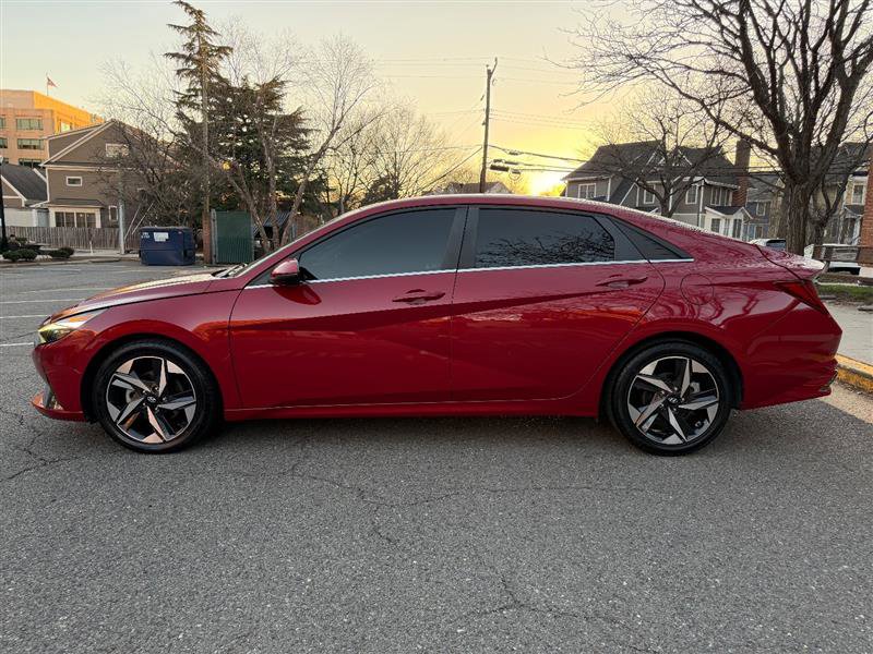 Used 2021 Hyundai Elantra Limited image 12