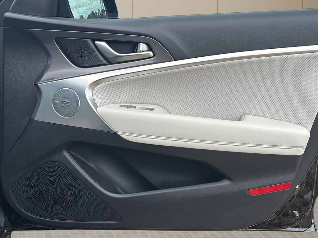 Certified 2025 Genesis G70 2.5T w/ Sport Prestige Package image 37