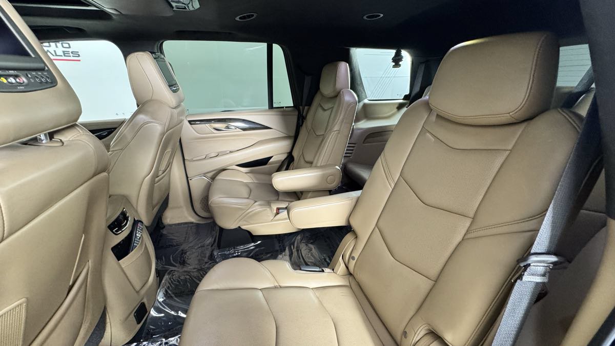 Used 2019 Cadillac Escalade Platinum AWD/4WD image 34