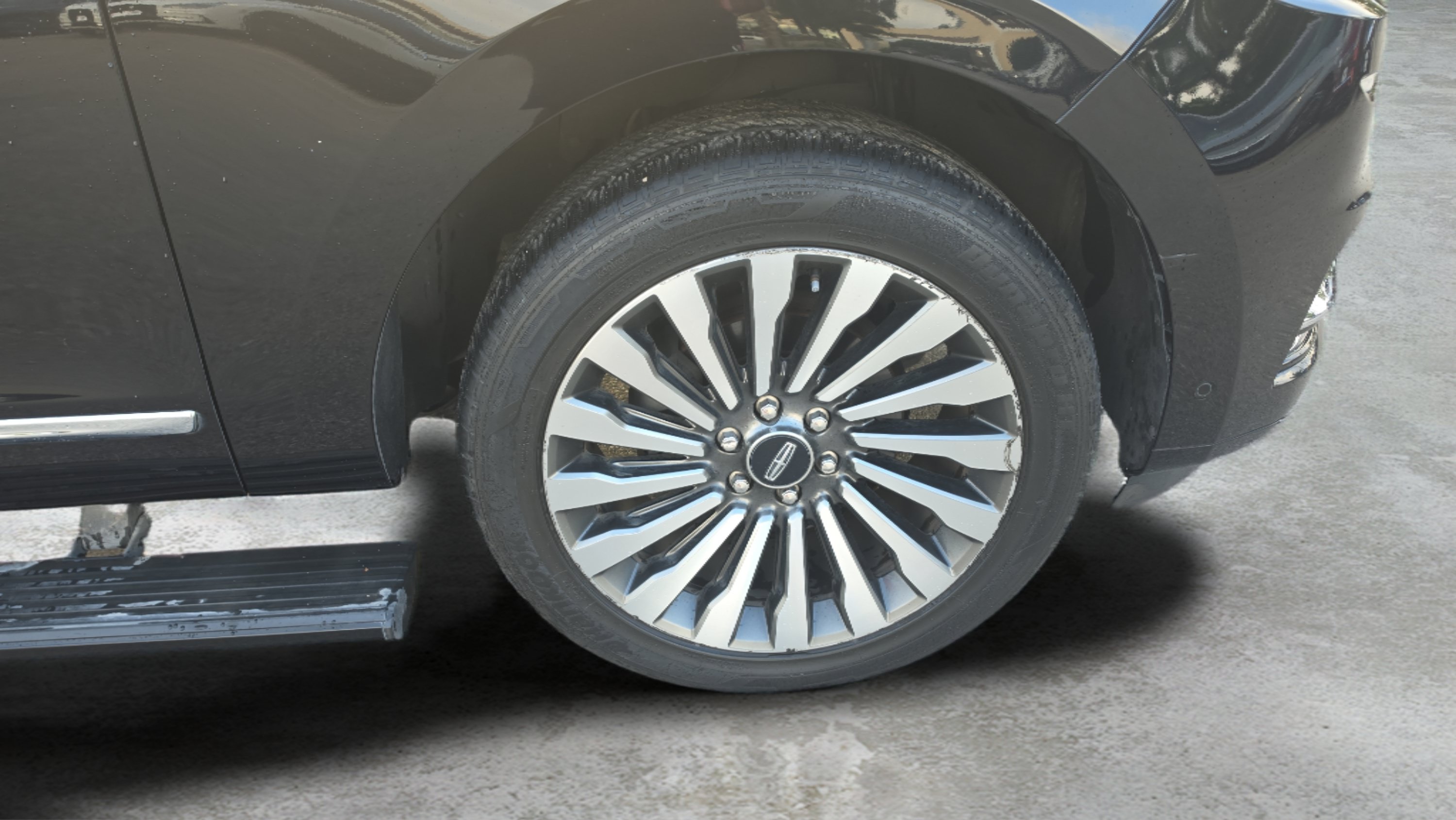 Used 2021 Lincoln Navigator Reserve w/ Luxury Package RWD image 27