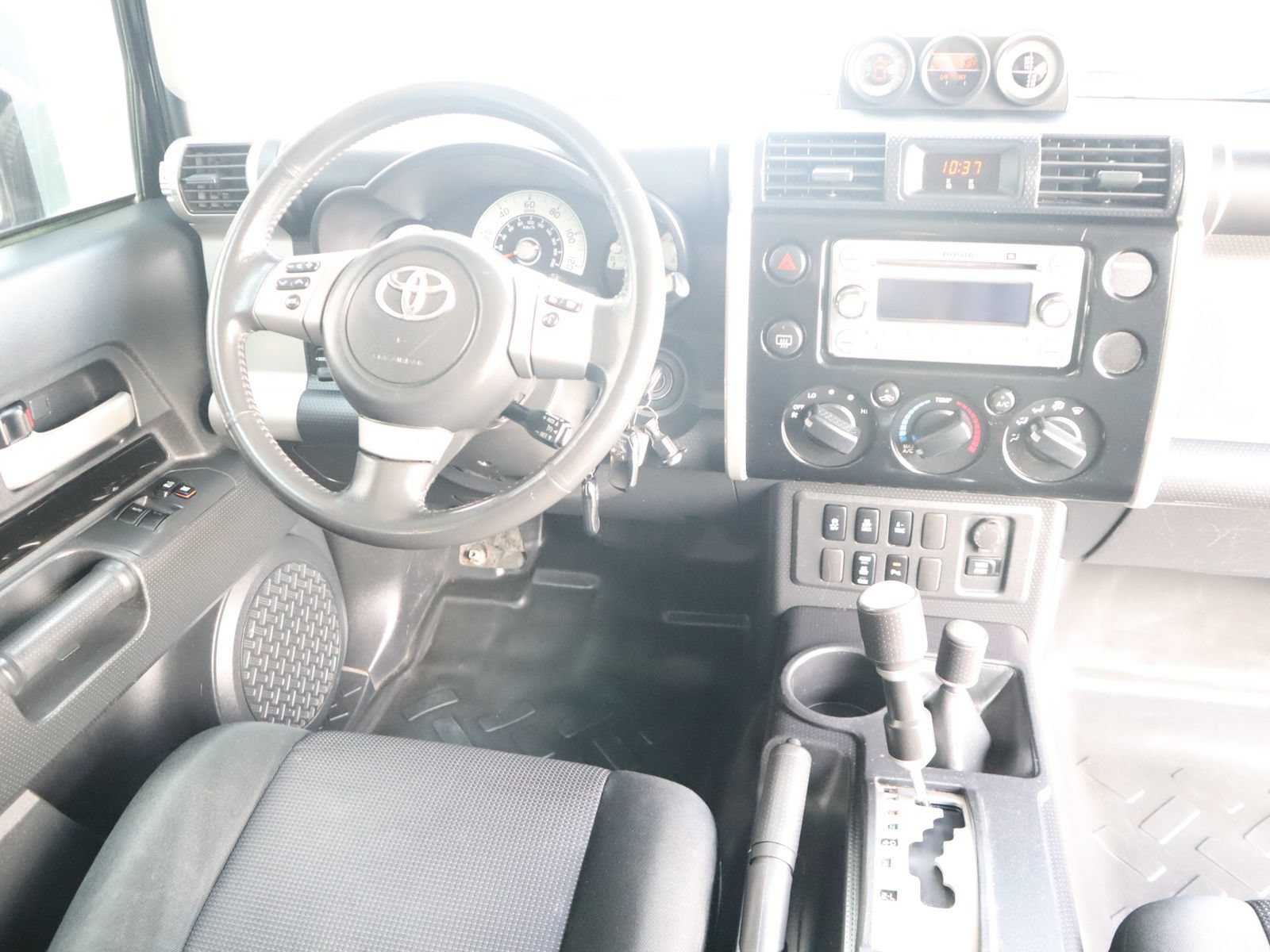Used 2011 Toyota FJ Cruiser 4WD w/ Upgrade Pkg image 26