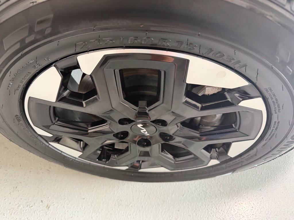 Used 2025 Kia Sorento S AWD/4WD image 13