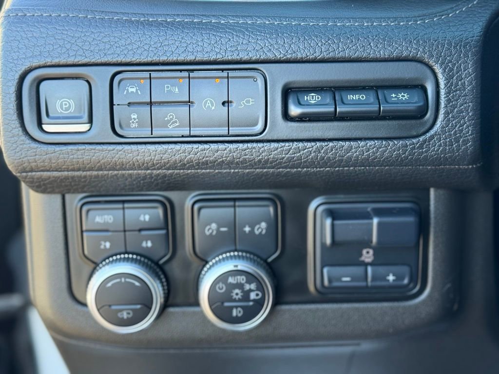 Used 2021 GMC Yukon Denali w/ Denali Ultimate Package image 21