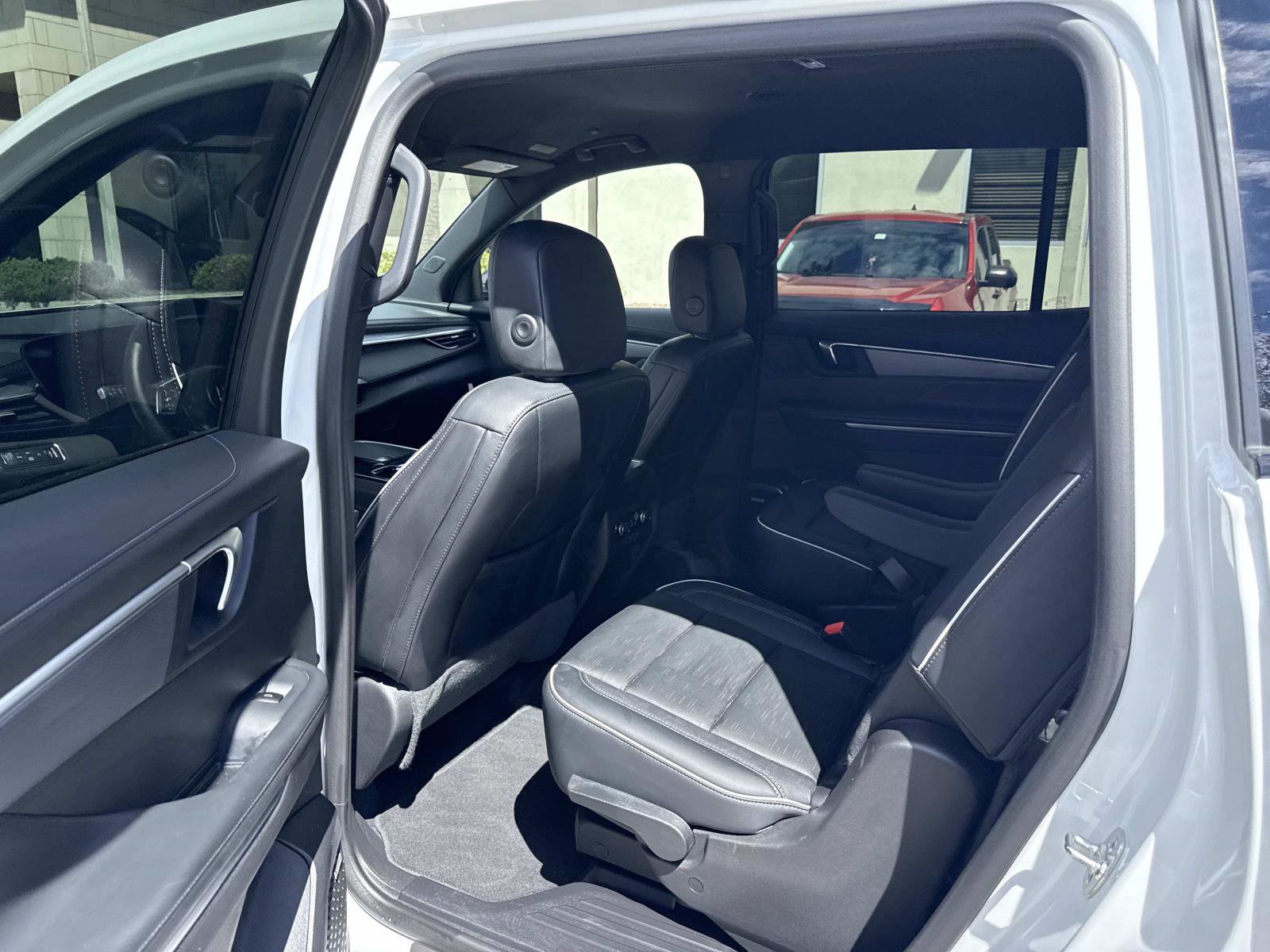 Used 2025 Buick Enclave Sport Touring image 14