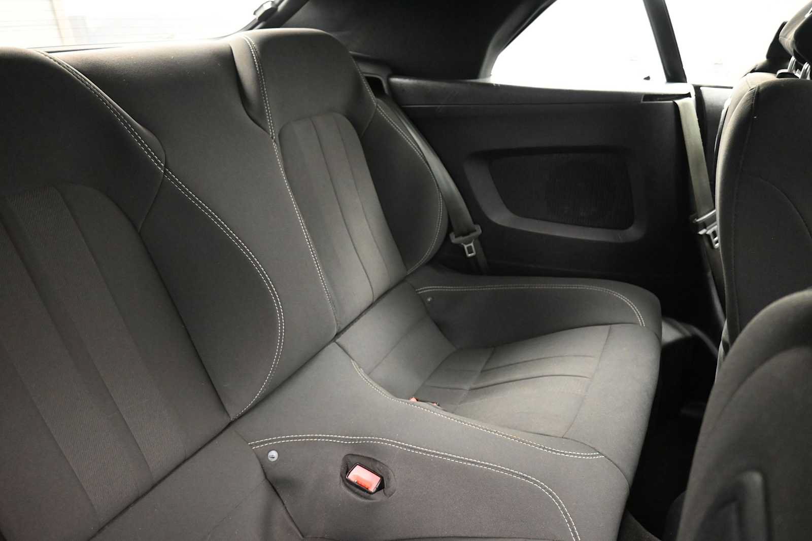 Used 2019 Ford Mustang Convertible RWD image 24