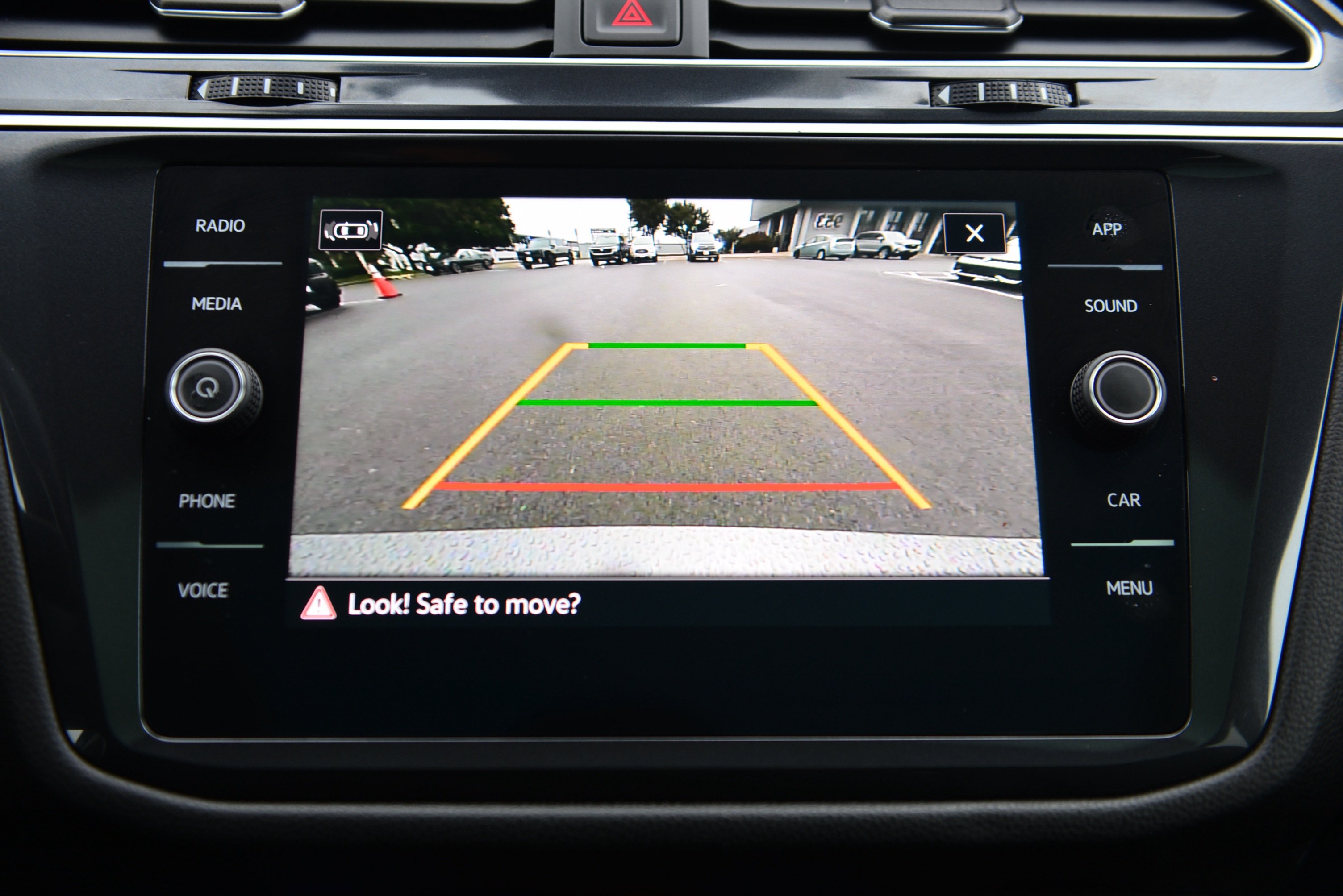 Certified 2024 Volkswagen Tiguan SE AWD/4WD image 28
