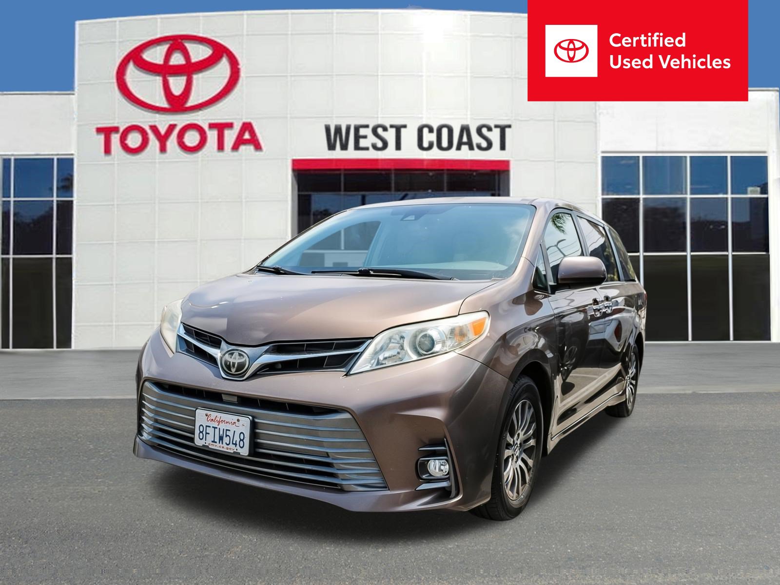 Certified 2018 Toyota Sienna XLE w/ XLE Navigation Package FWD image 1