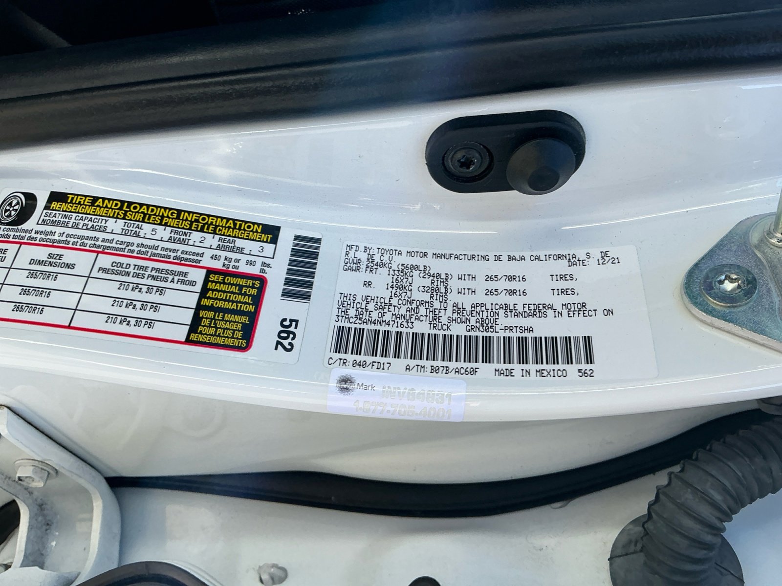 Used 2022 Toyota Tacoma TRD Off-Road w/ Technology Package image 27