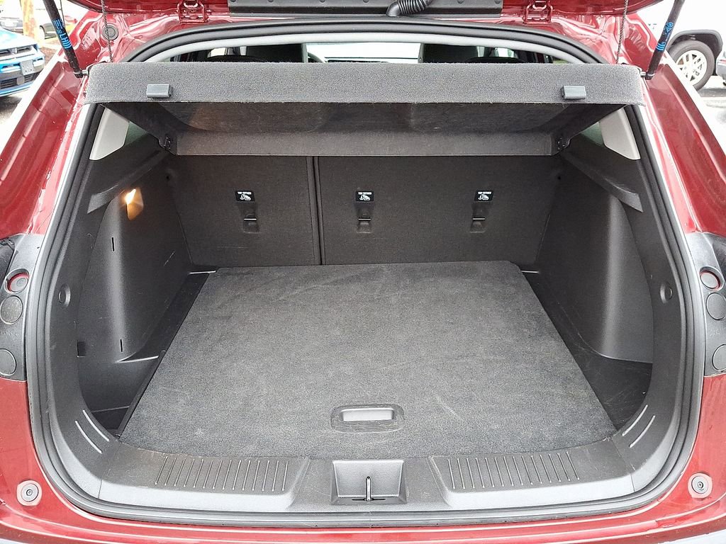 Used 2025 Chevrolet Trax LT image 28