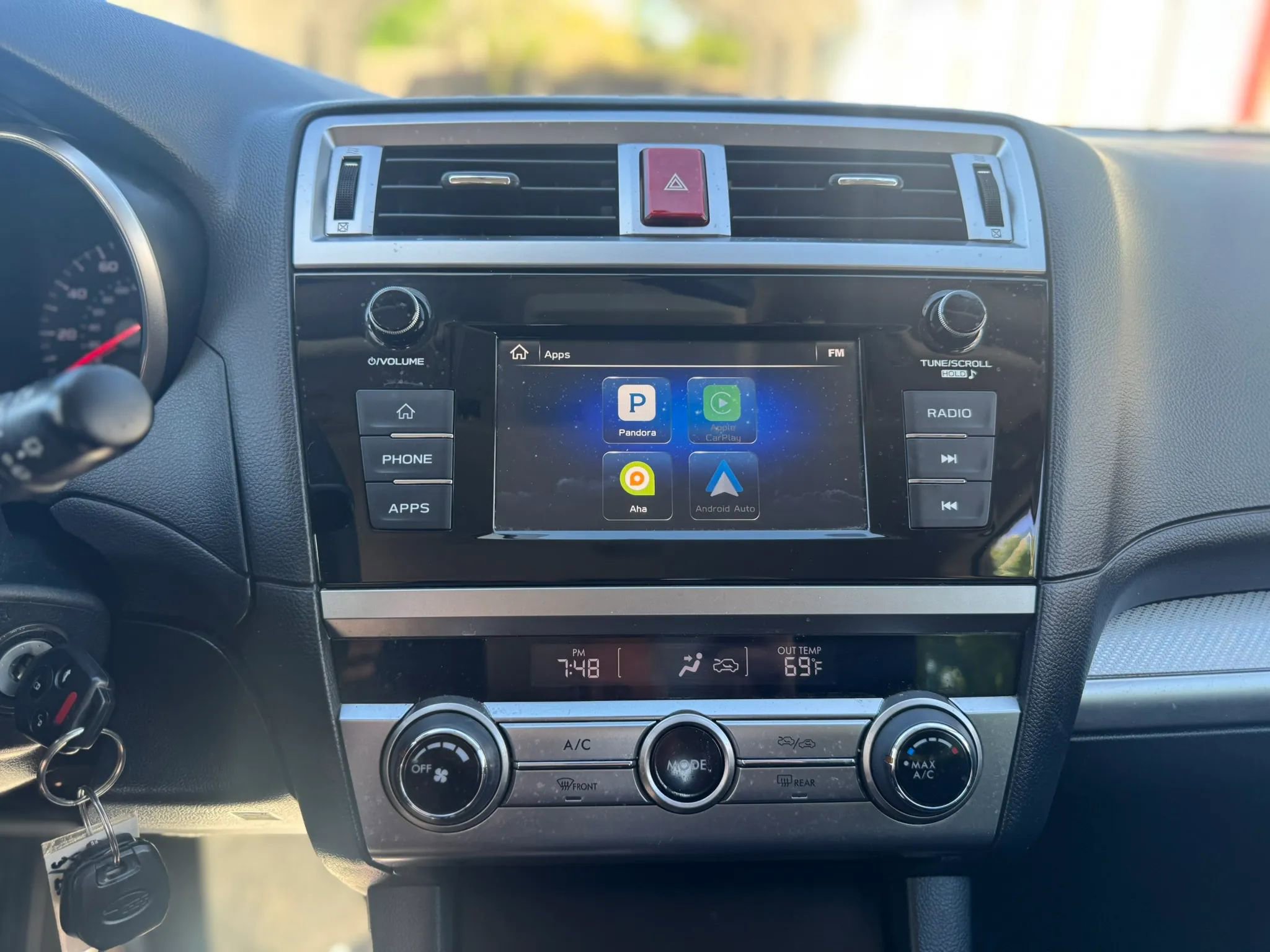 Used 2018 Subaru Outback 2.5i image 17