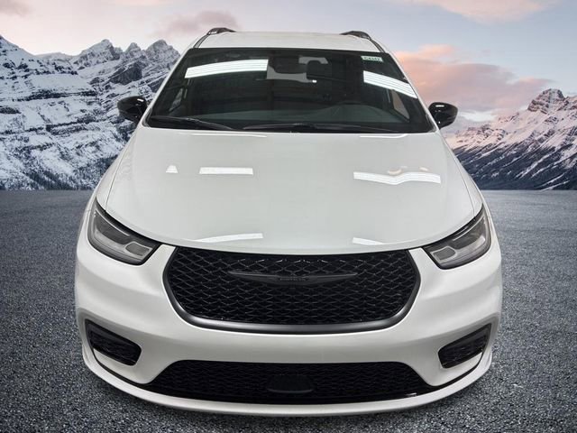 New 2026 Chrysler Pacifica Select w/ S Appearance Package image 2