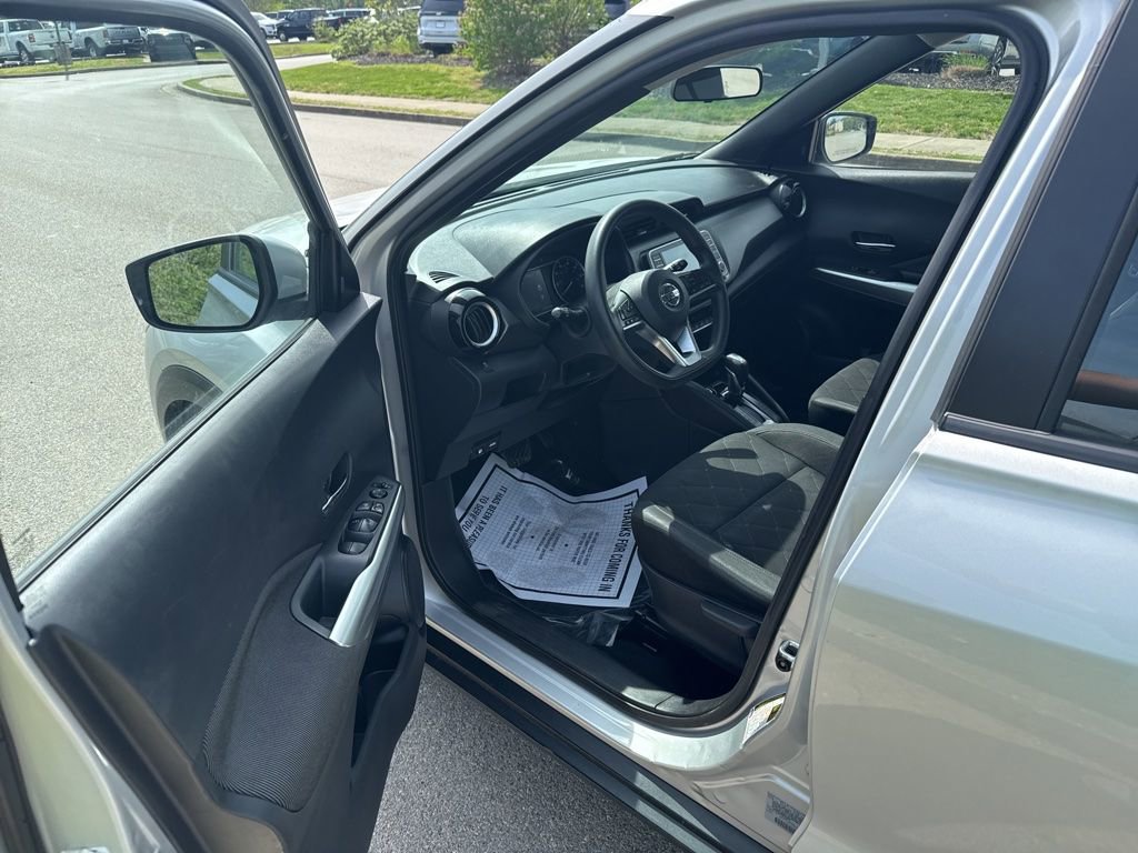 Used 2019 Nissan Kicks SV FWD image 5