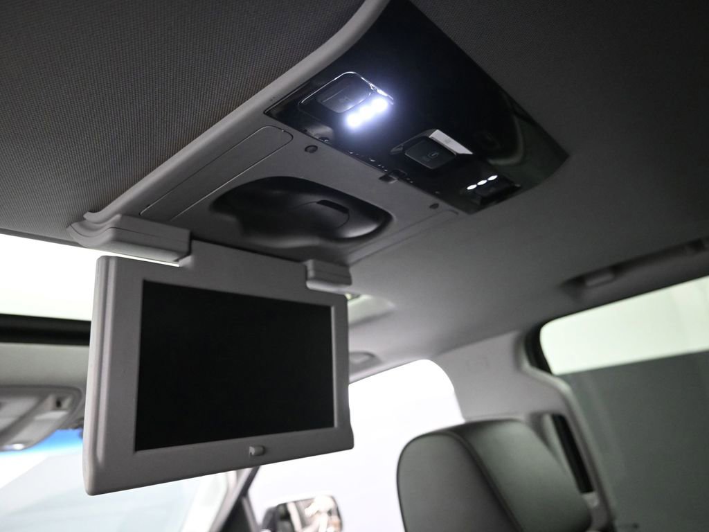 Used 2015 GMC Yukon Denali w/ Touring Package image 12