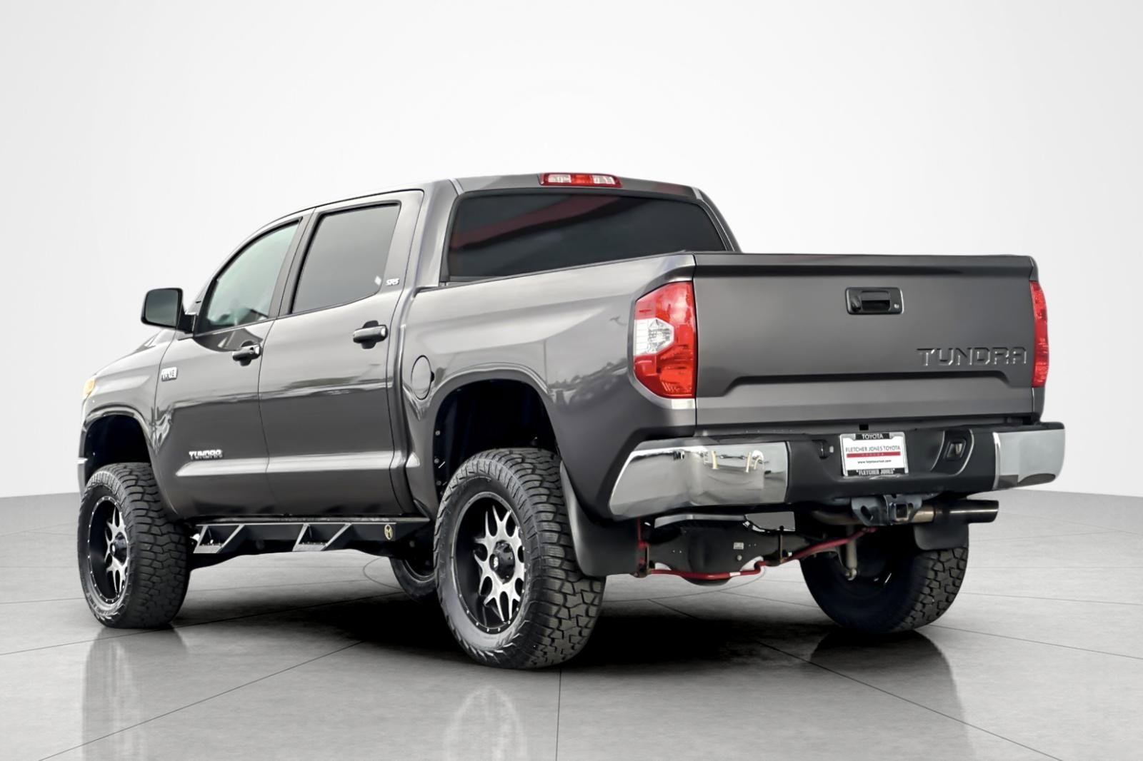 Used 2015 Toyota Tundra SR5 w/ SR5 Upgrade Package image 3