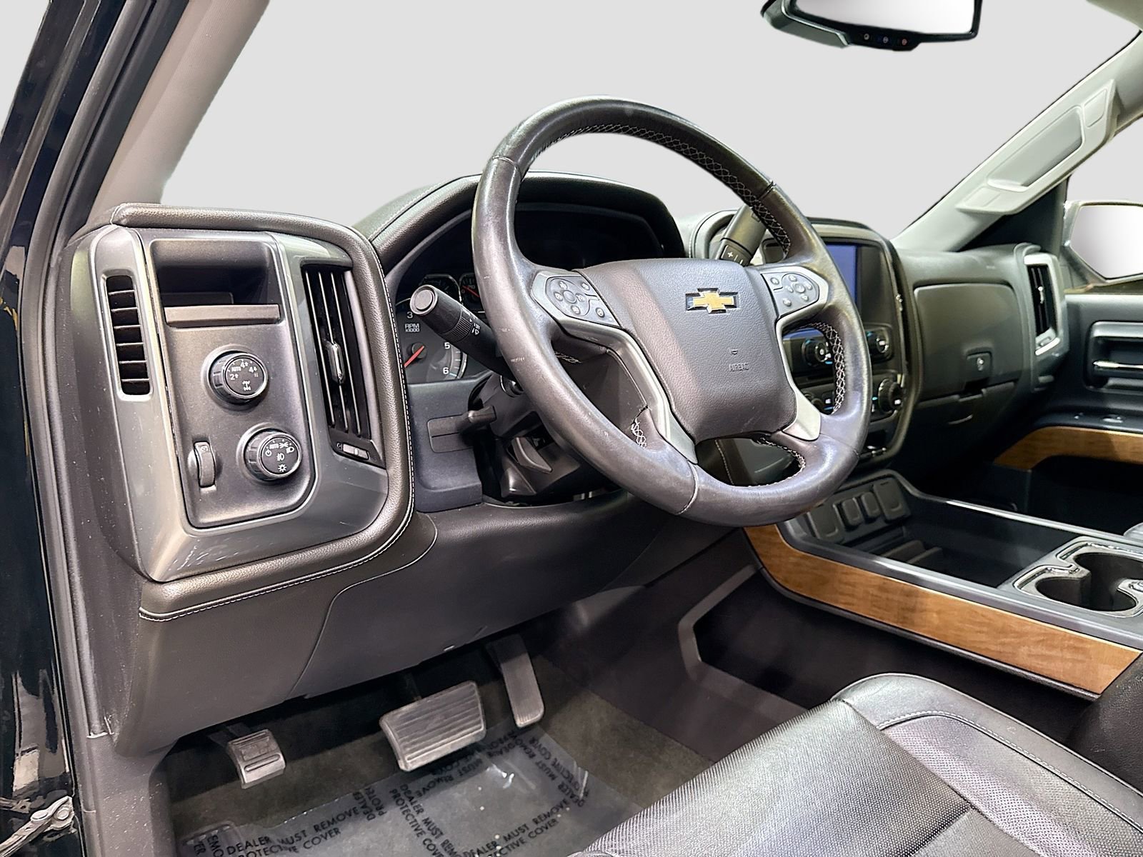 Used 2016 Chevrolet Silverado 1500 LTZ w/ LTZ Plus Package AWD/4WD image 11