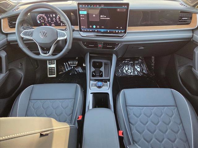 New 2026 Volkswagen Tiguan SEL R-Line image 14