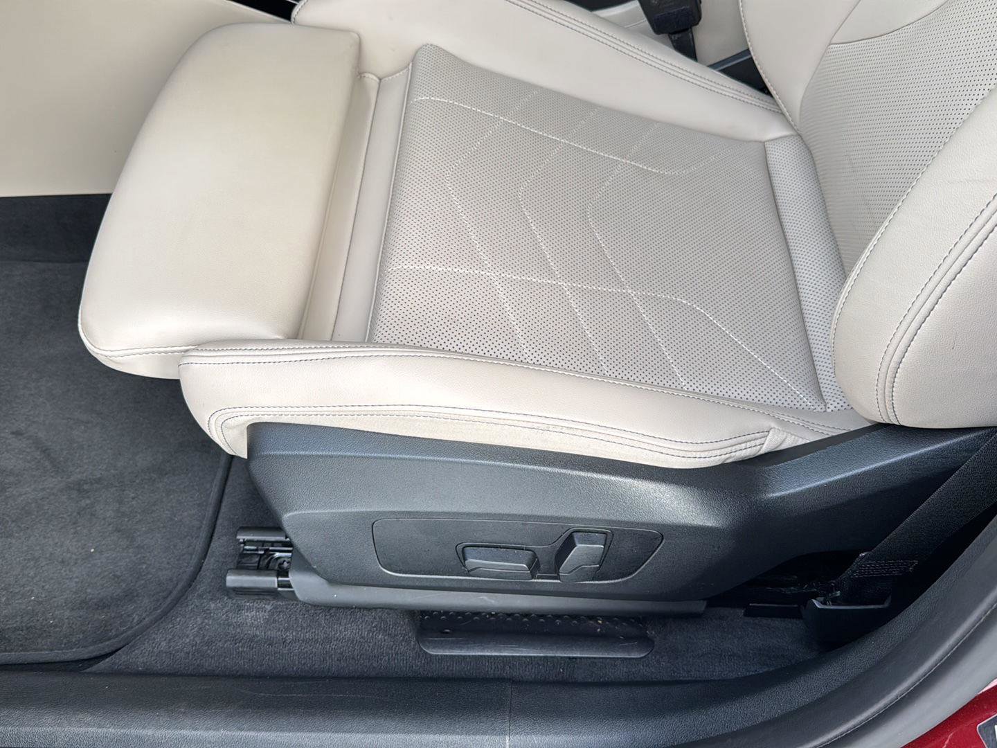 Used 2025 BMW X2 xDrive28i w/ Convenience Package image 26