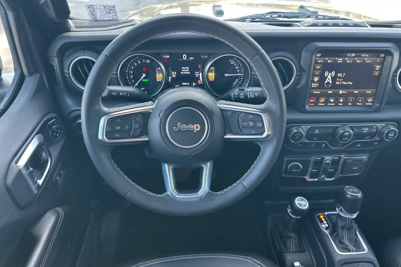 Used 2023 Jeep Wrangler Unlimited Sahara AWD/4WD image 15