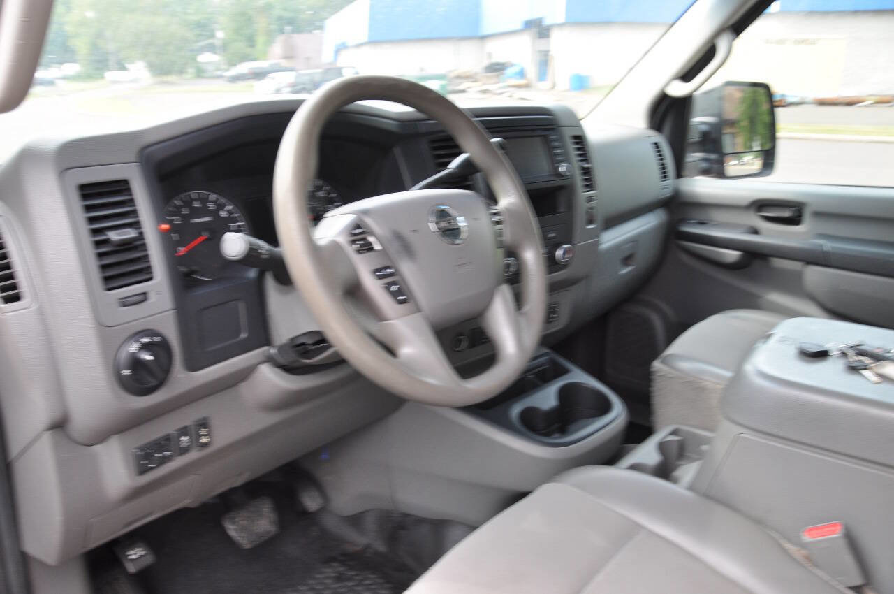 Used 2015 Nissan NV 2500 SV w/ Technology Package image 18