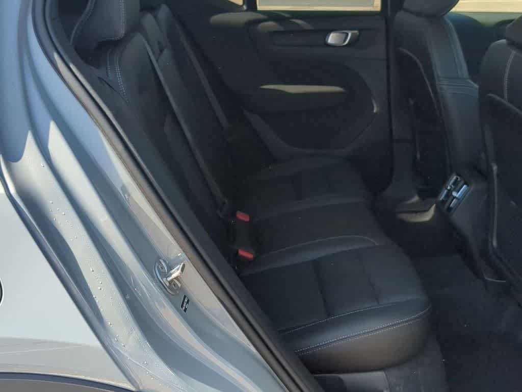 New 2026 Volvo XC40 B5 Plus w/ Protection Package Premier AWD/4WD image 19